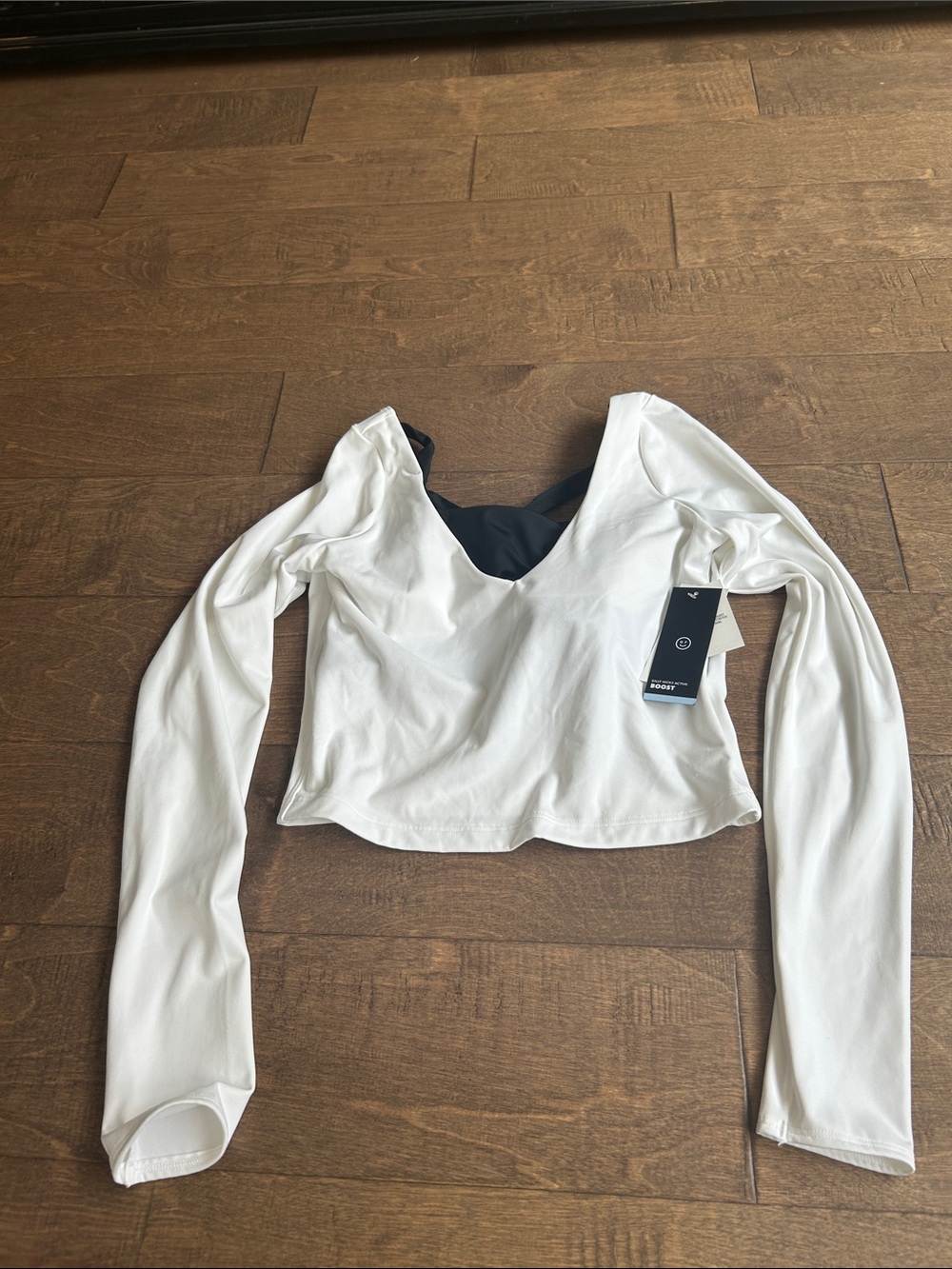 Gilly Hicks White Long-Sleeve V-Neck Layered Crop Top with Black Inner